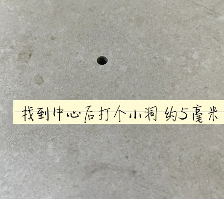 东源瓷砖空鼓维修公司专业解答在瓷砖铺贴过程中，如果砂料搅拌不均匀，将会带来以下问题